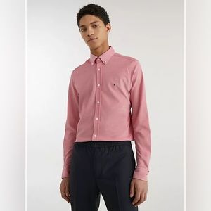 Tommy Hilfiger Men's Heritage Oxford Chambray Red Button Down Shirt